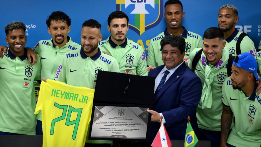 230909075426-02-neymar-pele-record-brazil-0908