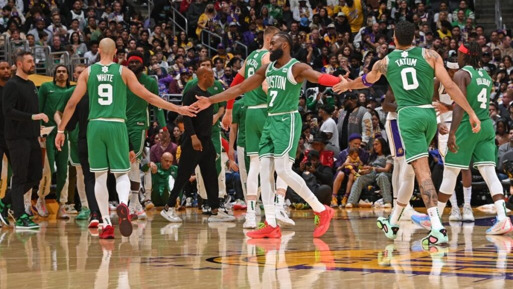 Celtics_Lakers_GettyImages-1875764700-e1703550731421