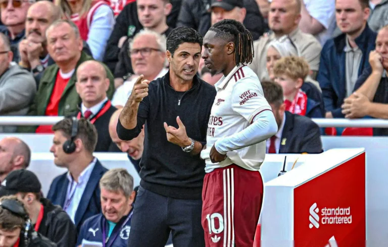 Mikel-Arteta-with-Eberechi-Eze-1